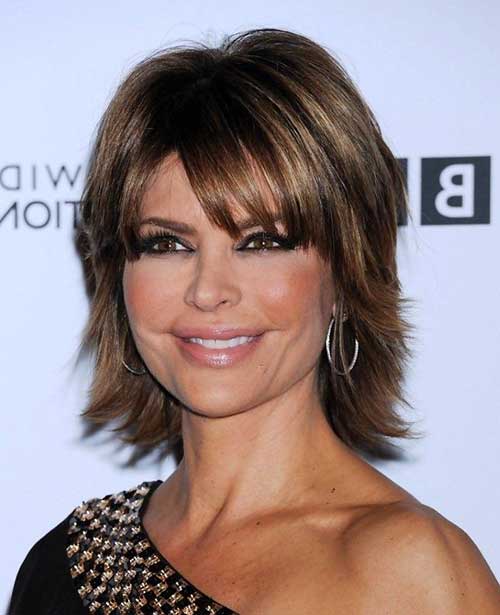 Short Haircuts for Women Over 40-13