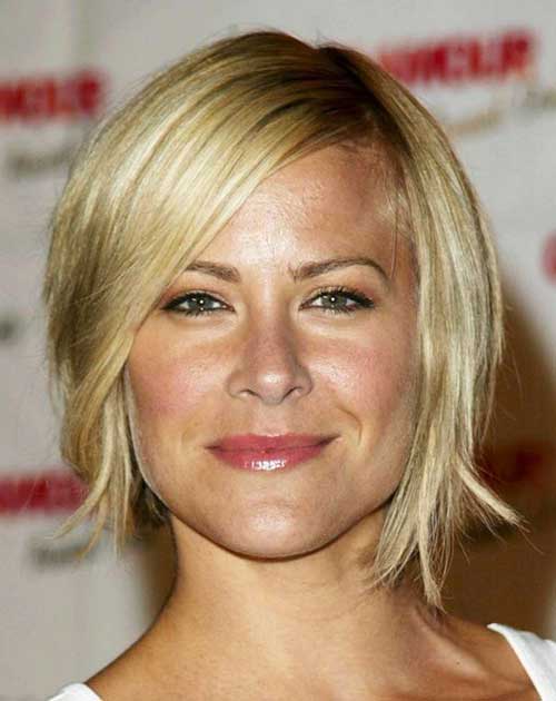 Short Haircuts for Women Over 40-28