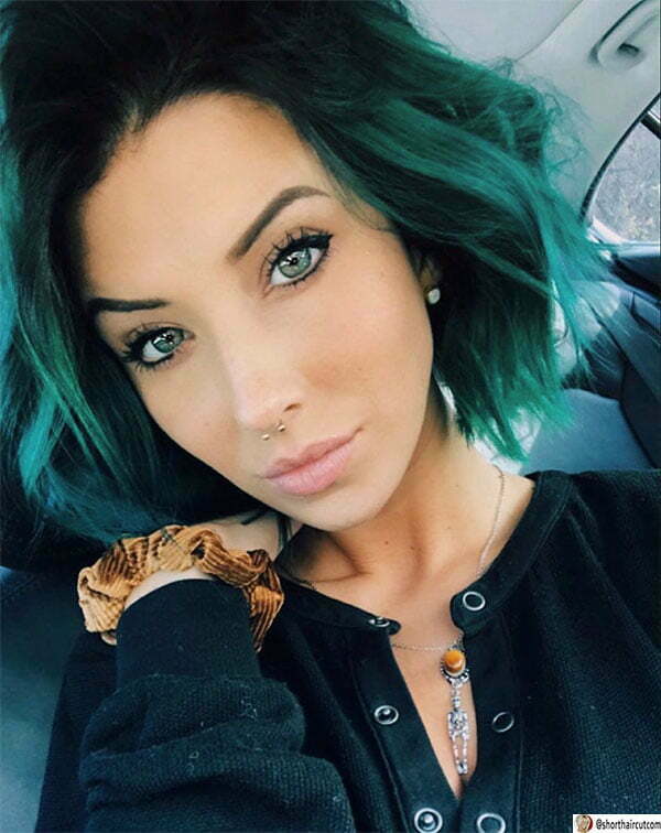 green hair woman